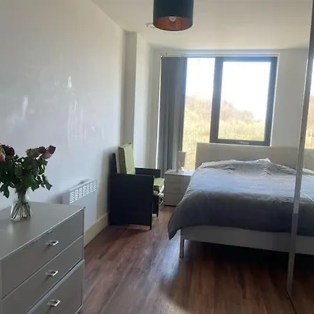 Peaceful 2br Hideout With Instant Self Check-in At Kelham Island Retreat Apartment